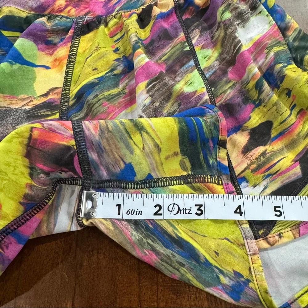 Lululemon‎ Hotty Hot Low Rise 4” Shorts Size 2